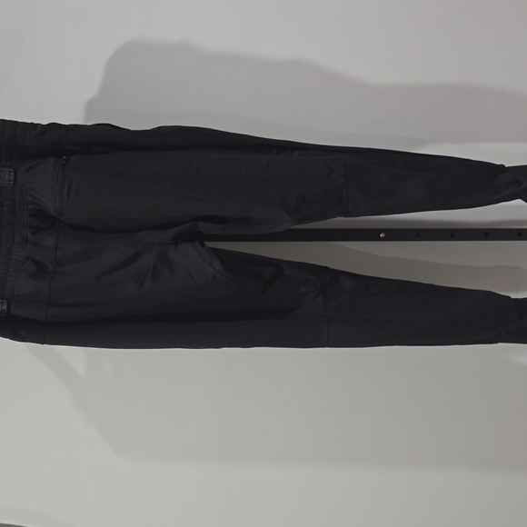EUC Men's Dri-fit Material Joggers - Picture 3 of 7